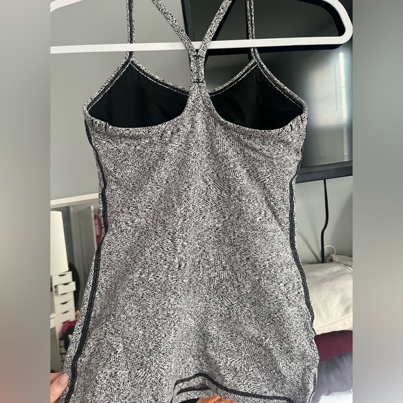 Lululemon flow Y tank with built in bra - Picture 4 of 4